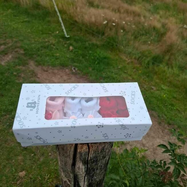 Nowy zestaw skarpetek dla noworodka 0–3 mies.
