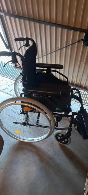 Sprzedam dwa chodziki i dwa wózki inwalidzkie