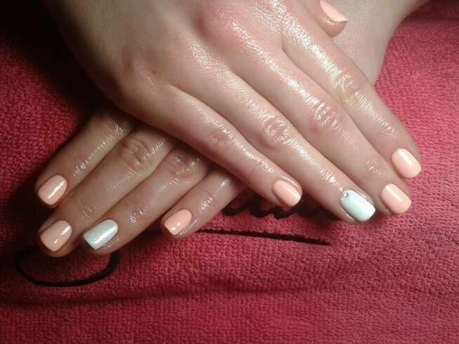 PROMOCJA!!! MANI PEDI HYBRYDOWY DOJAZD I ZDOBIENIA GRATIS!!!