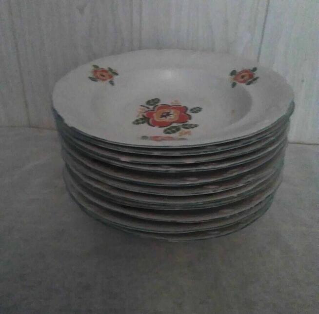 Porcelanowe talerze do zupy Wawel 11 sztuk rok 70-80