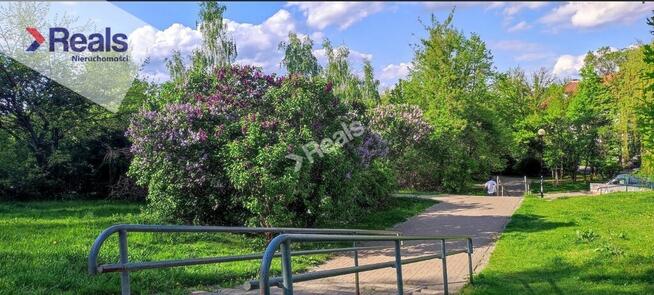 Stary Żoliborz, ciche dwa pokoje w kamienicy
