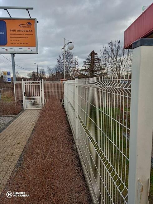 Urządzone mieszkanie w budynku z ogrodem i parkingami