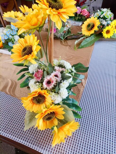 Kompozycje kwiatowe różne rodzaje pojedyncze lub komplety