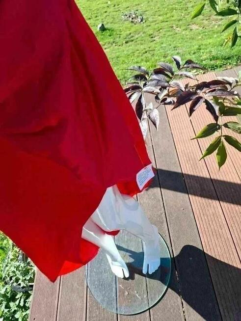 Czerwona sukienka koktajlowa ASOS M –