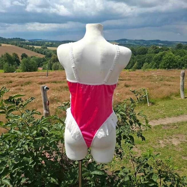 Seksowne body różowe z koronką – rozmiar M, nowe