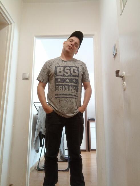 Singiel pozna Straszą 40-56 na Stałe do wspólnego Zamie...