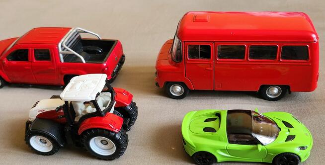 Zestaw 22 szt modeli aut hot wheels matchbox i innych