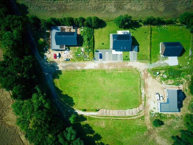 PRZESTRONNA DZIAŁKA BUDOWLANA W BURKATOWIE