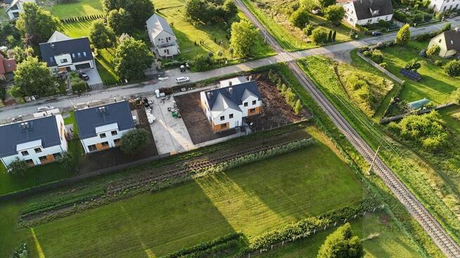 Nowy Bliźniak z garażem, Wrocław Strachocin