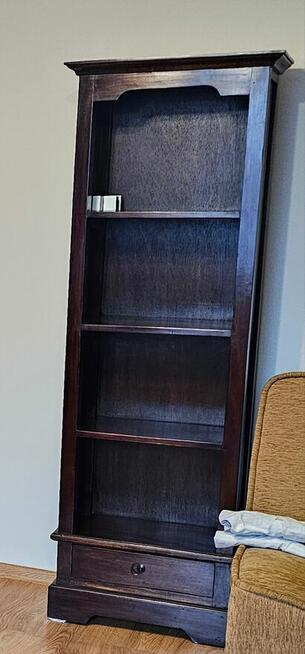 Piękne stylowe meble drewniane