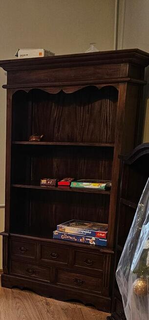 Piękne stylowe meble drewniane