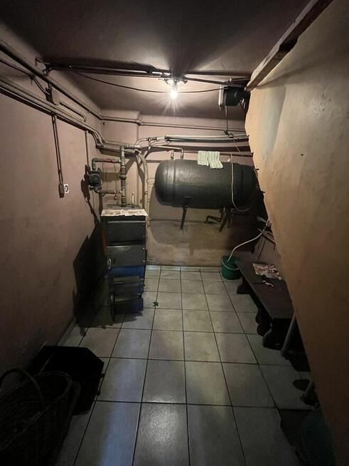 Urokliwe siedlisko na wsi z dużą działką, idealne na stałe za