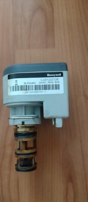 Zawór trójdr. z sił. do BUDERUS LOGOMAX PLUS GB022-24 !!!