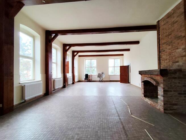 USTROŃ centrum Zabudowana działka 0,5ha + budynki 2650m2