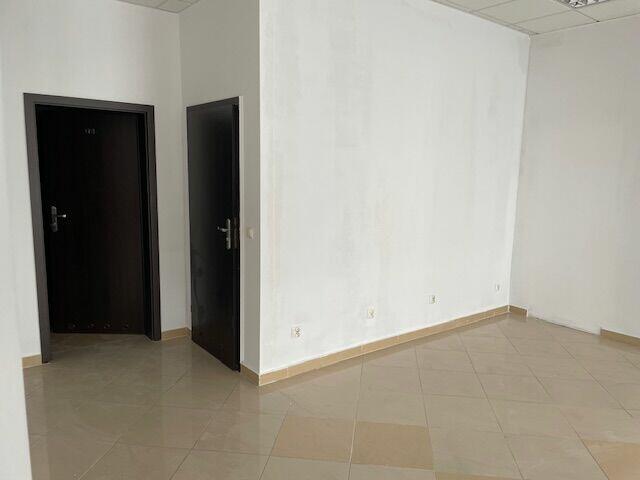 Duży lokal na parterze w centrum na salon kosmetyczny, sklep