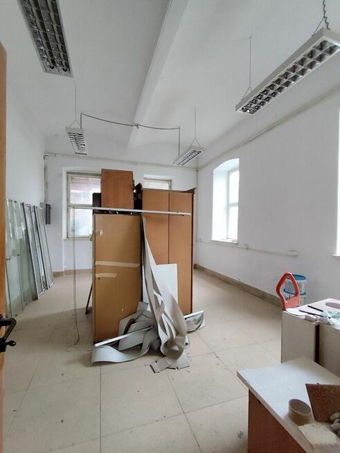 USTROŃ centrum Zabudowana działka 0,5ha + budynki 2650m2