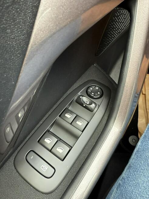 Peugeot 2008 1.2 benzyna 104 tyś km świeżo zarejestrowany