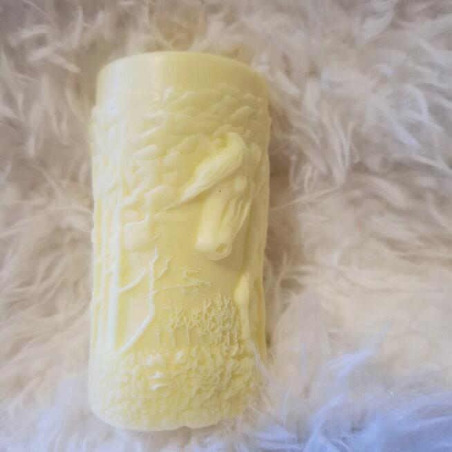 Świeczka sojowa dekoracyjna z koniem