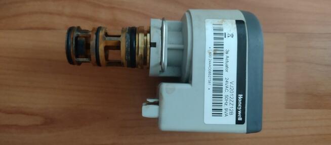 Zawór trójdr. z sił. do BUDERUS LOGOMAX PLUS GB022-24 !!!