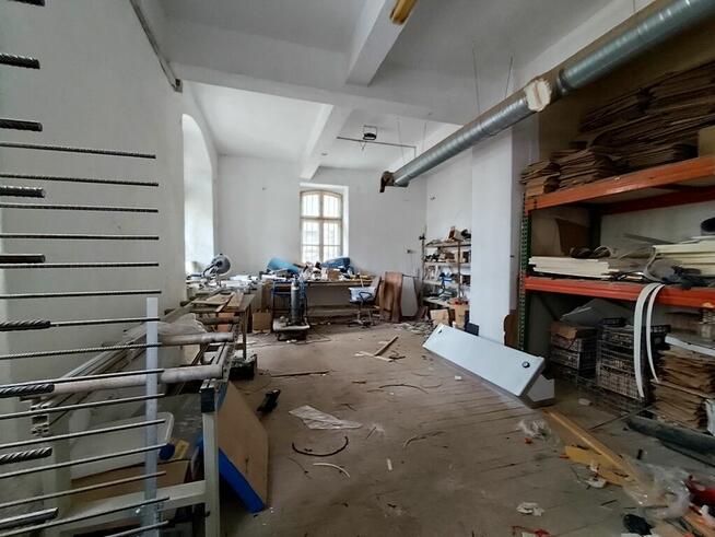 USTROŃ centrum Zabudowana działka 0,5ha + budynki 2650m2