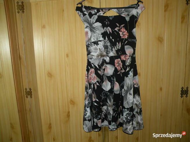 Sukienka BOOHOO Rozmiar 38 / M