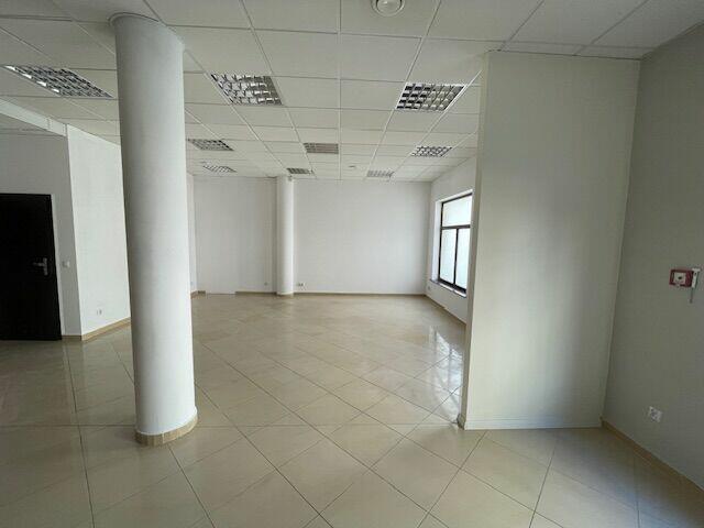 Duży lokal na parterze w centrum na salon kosmetyczny, sklep