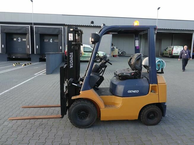 Wózek widłowy unoszący Toyota Geneo 7FG15