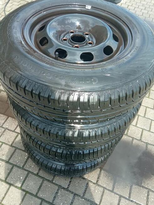 Oferuję używaną felgę stalową do samochodu marki z oponami o