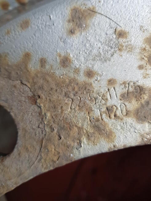 Koła zapasowe do sam. ciężarowego