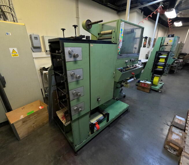 Syndyk sprzeda maszyny poligraficzne oraz urządzenia