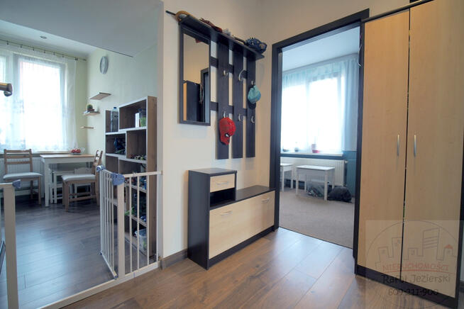 Zadbane 2 pokojowe, kuchnia, piwnica, balkonik
