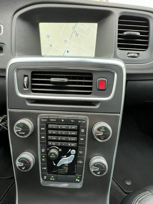 Volvo S60 2,5T T5 AWD Key les go DVD Skóra Navi Kamera cofania Alu17