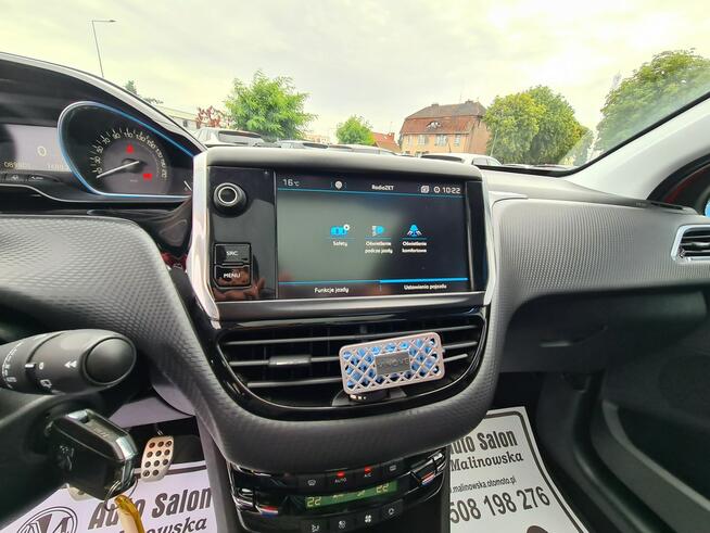 Peugeot 2008 SzklanyDach Navi PDC Kamera 2xPDC Półskóry GripControl Klimatronik Alu