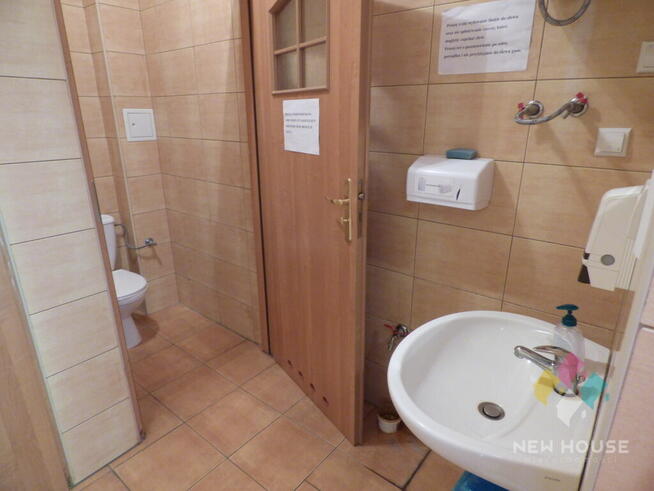Lokal biurowy 14 m2, parking, atrakcyjna cena