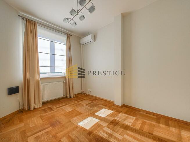 Dom z 6 sypialniami i ogrodem w Konstancinie