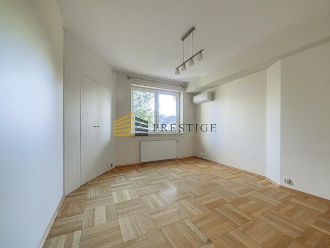 Dom z 6 sypialniami i ogrodem w Konstancinie