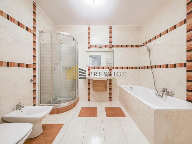 Dom z 6 sypialniami i ogrodem w Konstancinie