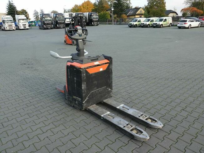 Wózek paletowy elektryczny Toyota LPE200 (BT Levio)