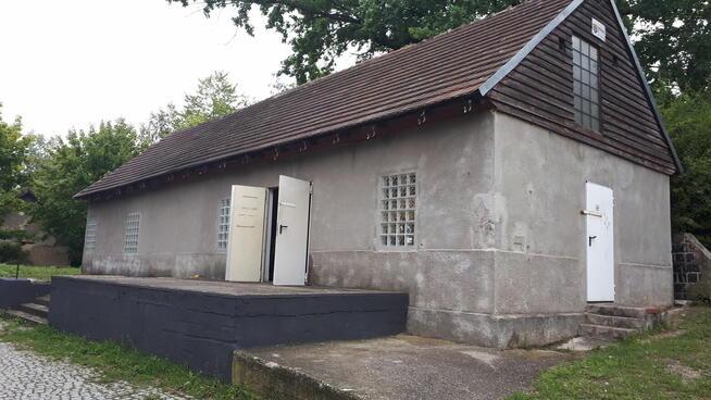 Hala, magazyn przy drodze krajowej nr8