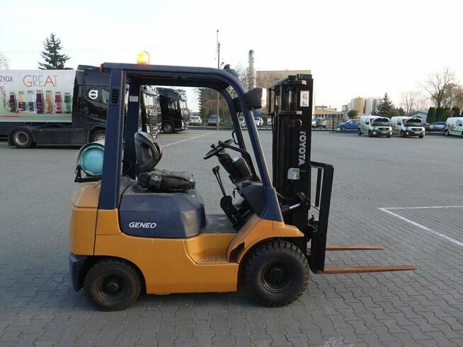 Wózek widłowy unoszący Toyota Geneo 7FG15