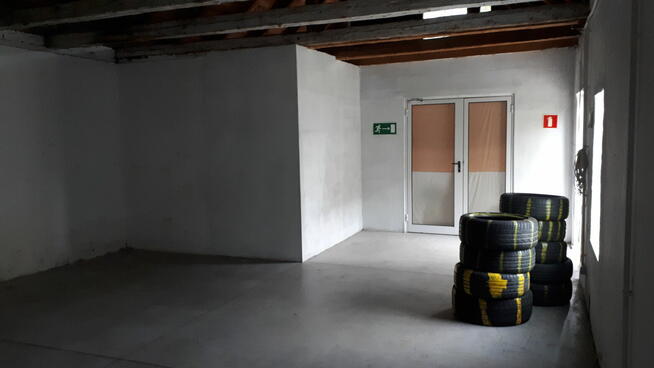 Hala, magazyn przy drodze krajowej nr8