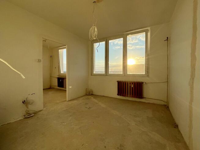 3 pokoje, antresola, do remontu – Łódź Bałuty Zgierska 75/81