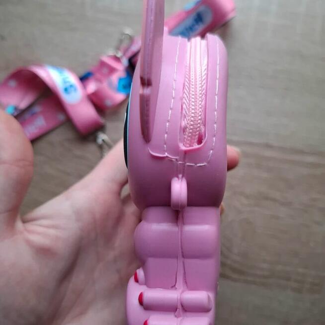 Różowa torebka Stitch z paskiem – nowa, bez metki