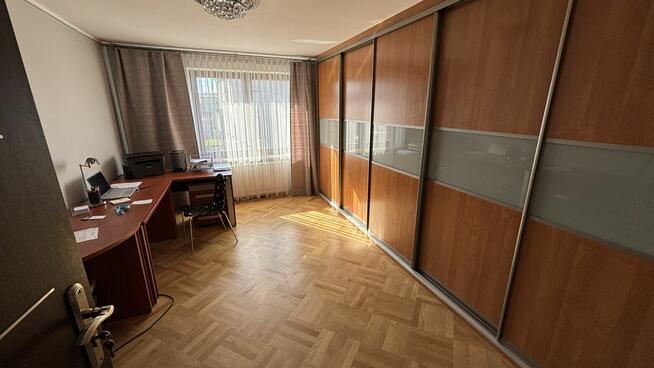 Syndyk sprzeda dom z działką