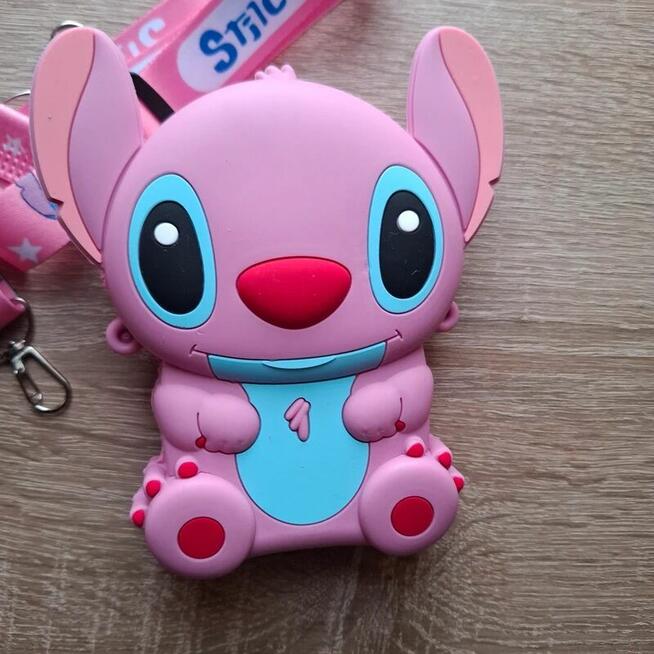 Różowa torebka Stitch z paskiem – nowa, bez metki