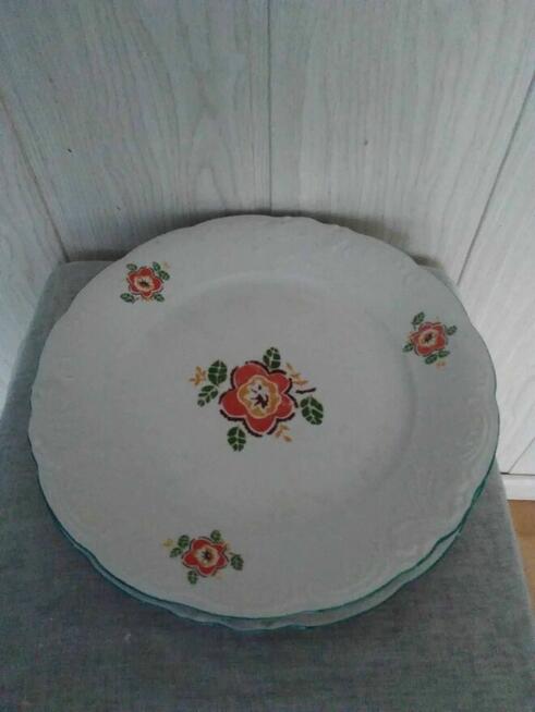 Porcelanowe talerze Wawel 2 sztuki rok 70-80