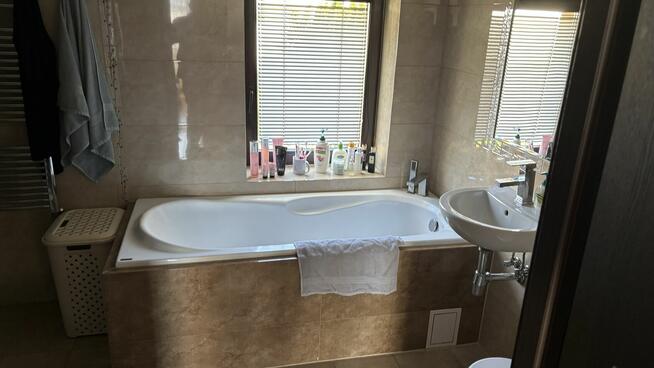 Syndyk sprzeda dom z działką