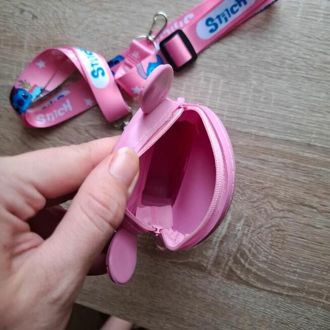 Różowa torebka Stitch z paskiem – nowa, bez metki