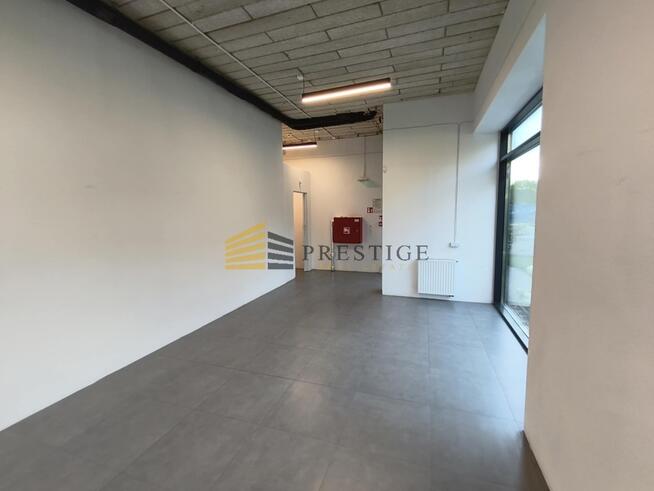 Wynajmę lokal 33 m2 koło metra na Targówku