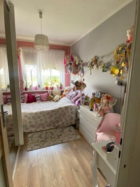 Ciche mieszkanie wśród zieleni – 2 pokoje, Załom